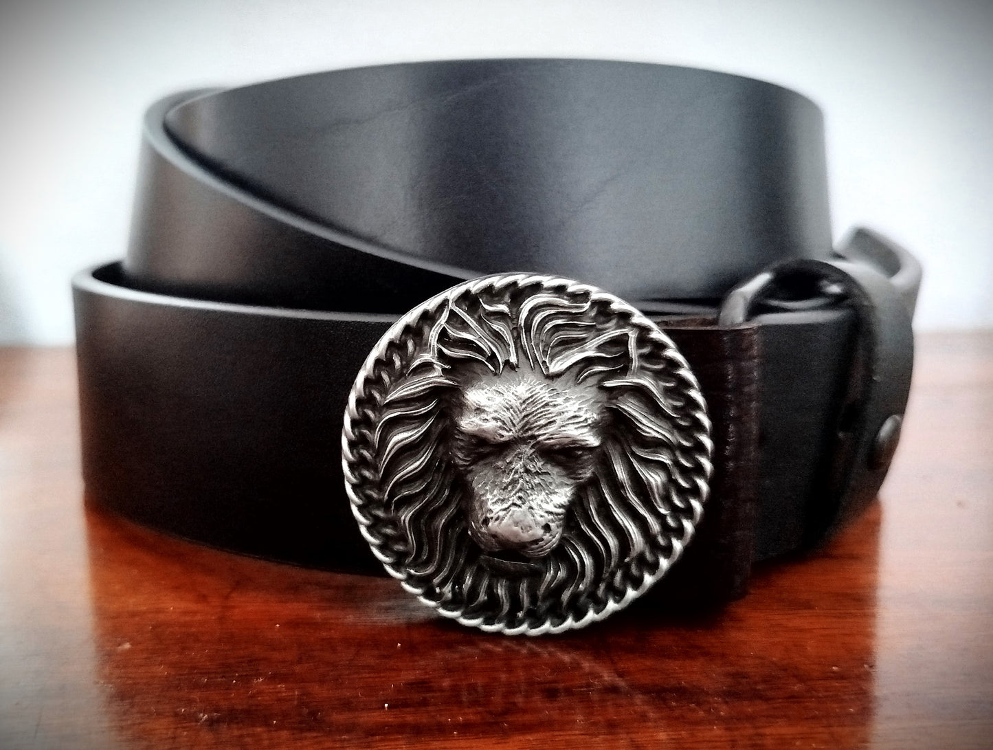 Cinture cuoio fibbia LEONE CLASSICO accorciabile con vite e confezione regalo ECOPACK