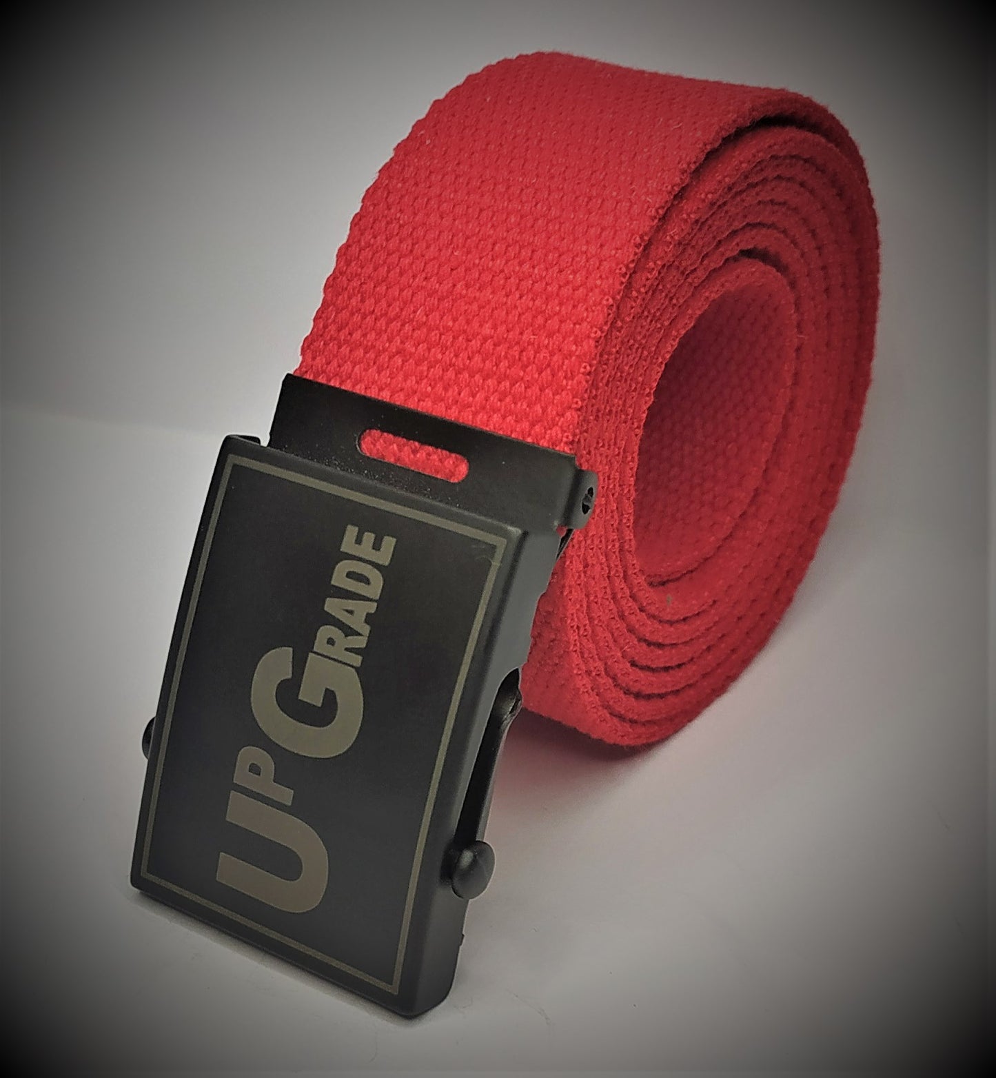 Cintura militare in tela con fibbia scorrevole . Nastro in cotone RIGENERATO ( RECICLED) altezza 4 cm .