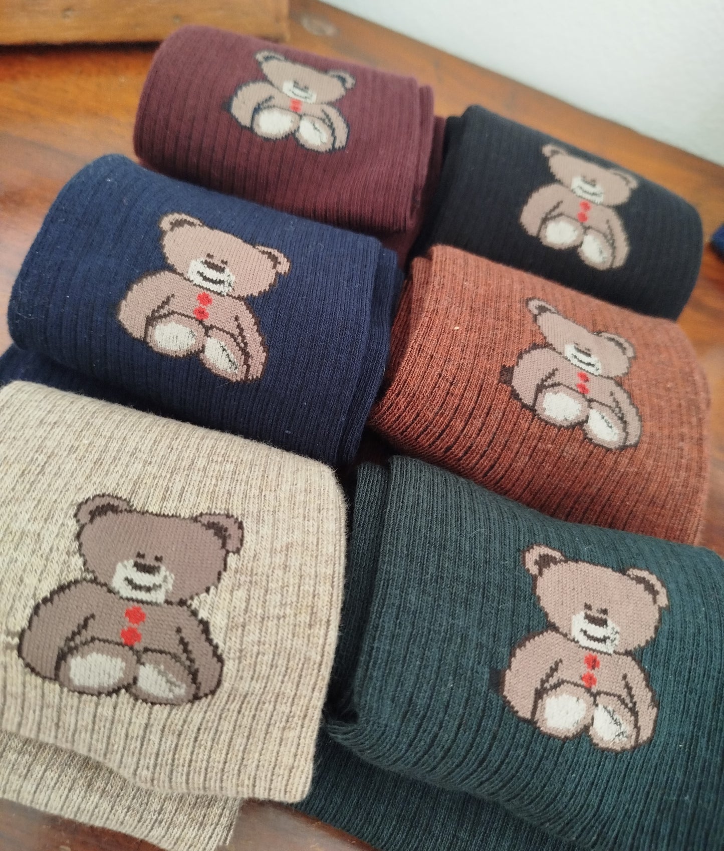 Calze invernali LUNGHE ORSETTO in caldo cotone  in confezione regalo taglia unica donna ragazzo.