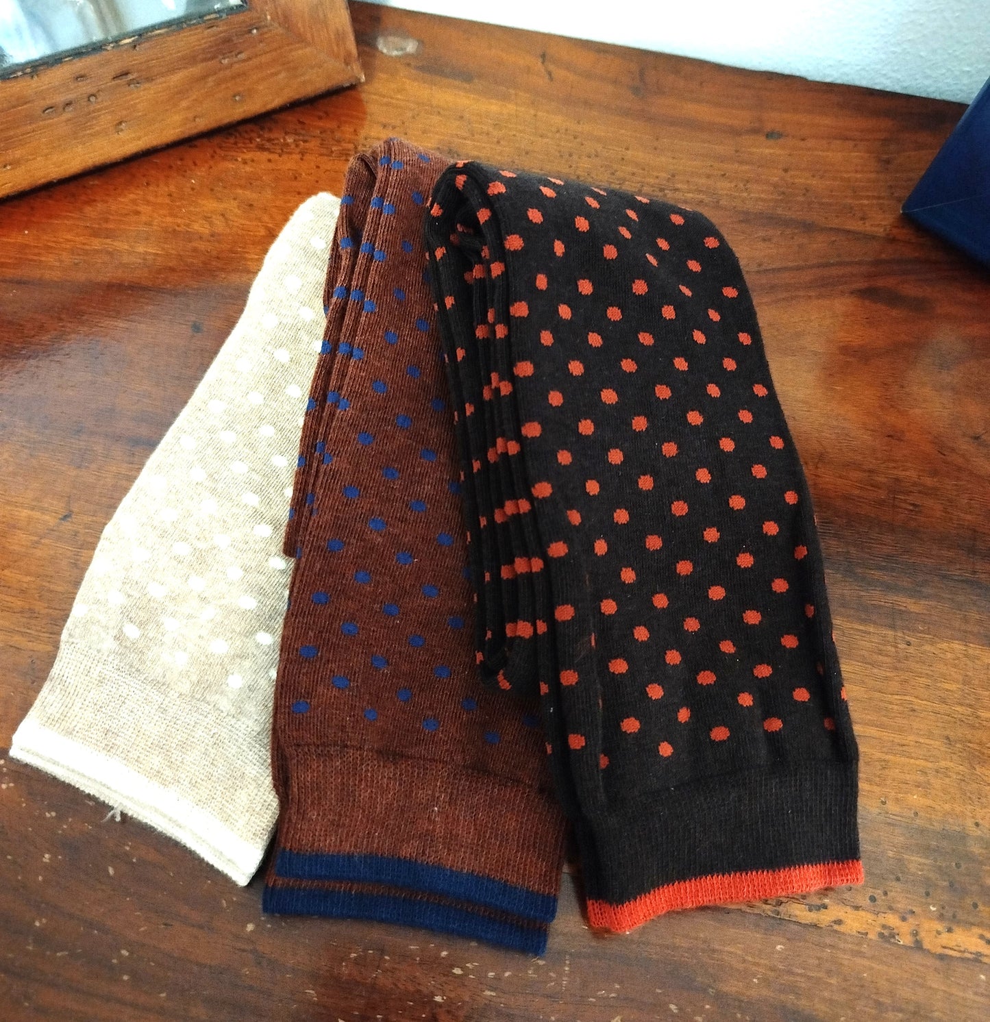 Calze invernali LUNGHE POIS PICCOLI in caldo cotone  in confezione regalo taglia unica donna ragazzo.