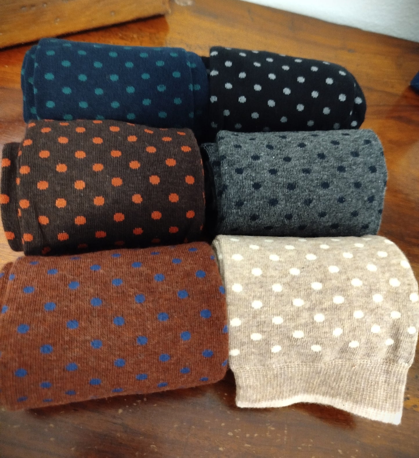 Calze invernali LUNGHE POIS PICCOLI in caldo cotone  in confezione regalo taglia unica donna ragazzo.