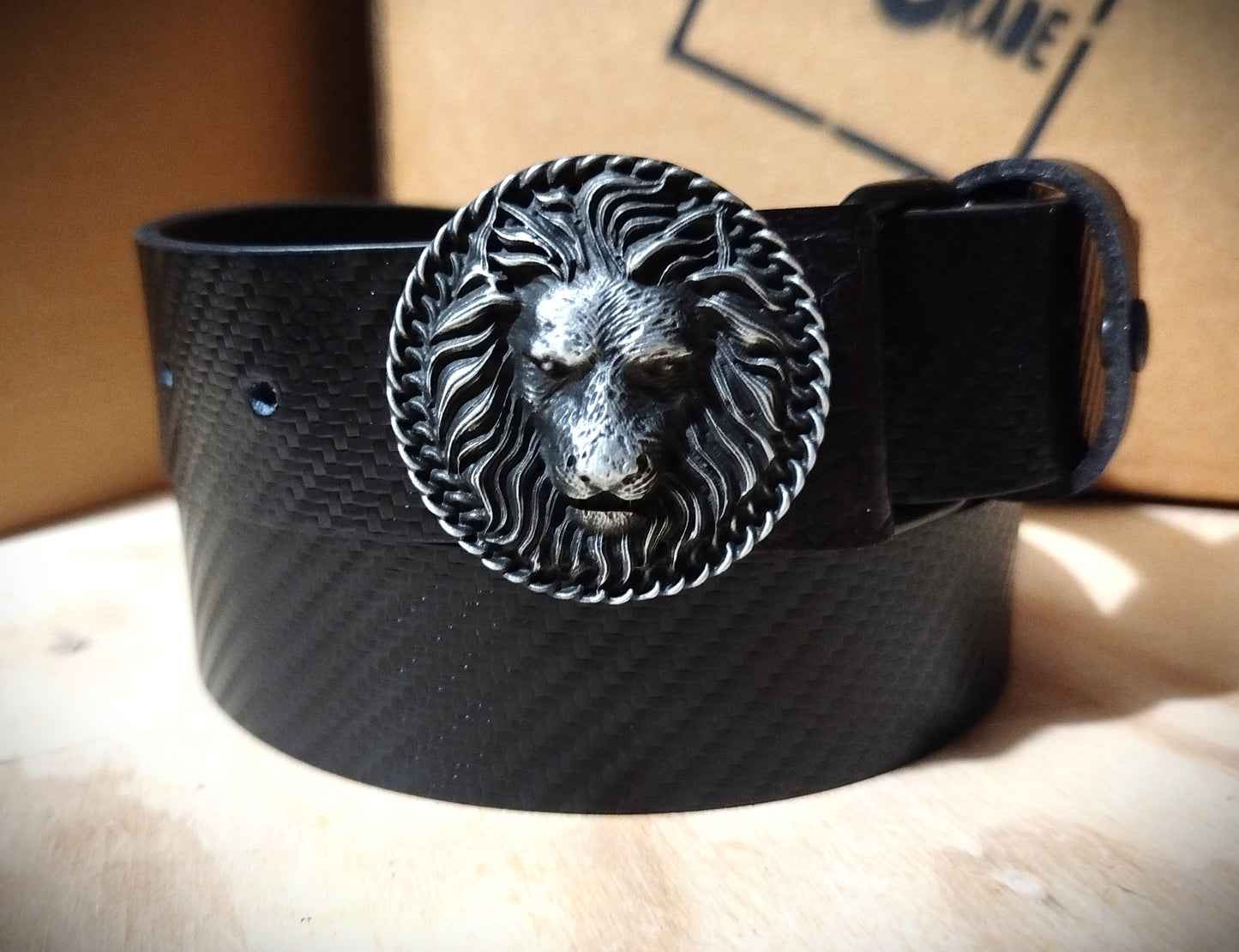 CINTURA CUOIO UNISEX CON FIBBIA 3D TESTA DI LEONE