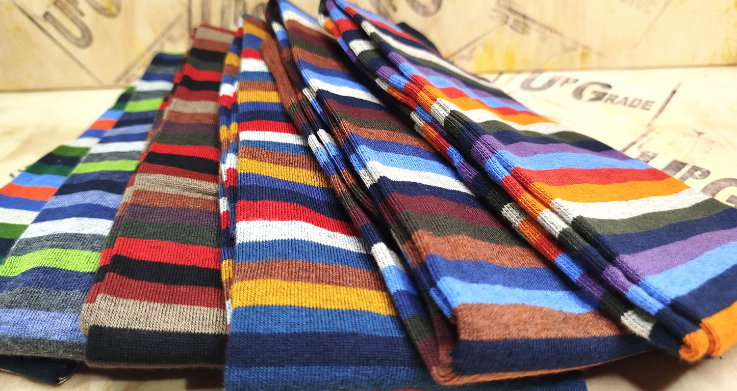 Calze invernali LUNGHE gambaletto in caldo cotone con disegno a RIGHE MULTICOLORE in confezione regalo taglia unica uomo