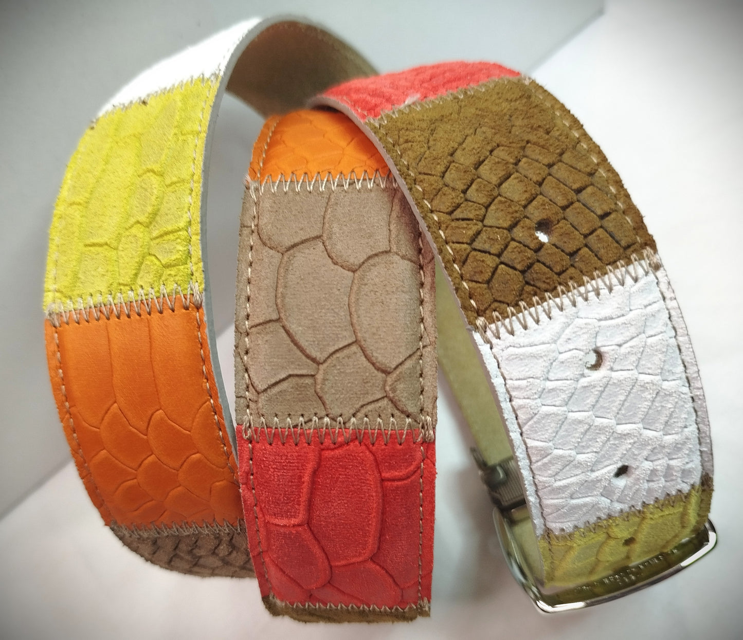 Cintura multicolore patchwork vera pelle cm 4 accorciabile Mod Capri 2 in confezione regalo ECOPACK in cartone riciclato e sacchetto in cotone greggio