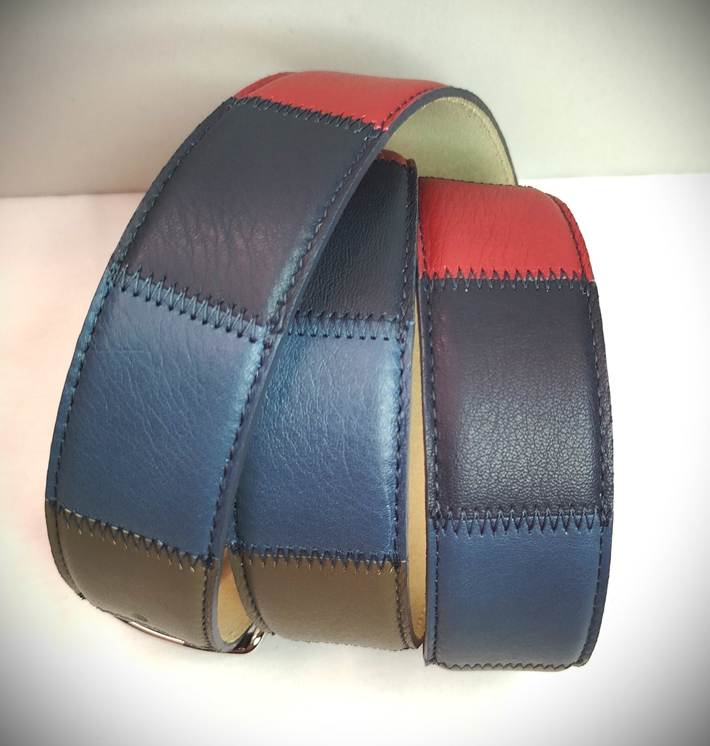 Cintura multicolore patchwork vera pelle cm 4 accorciabile Mod Capri 2 in confezione regalo ECOPACK in cartone riciclato e sacchetto in cotone greggio